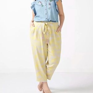 Melissa McCarthy Seven7 Yellow Pants